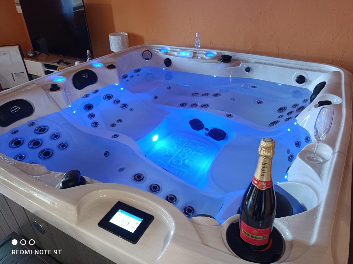 Sauna & Double Jacuzzi Interieur Et Sous Les Etoiles 1H30 Paris Ladon 外观 照片